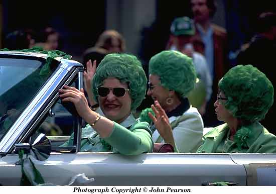 Photo of green-haired ladies